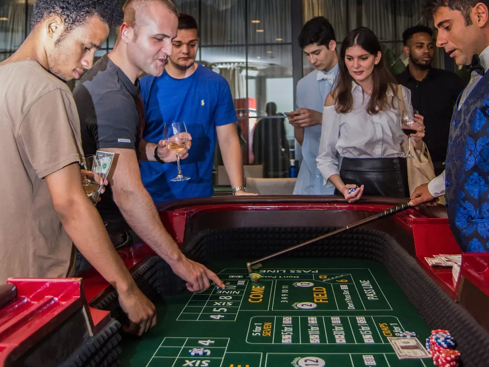 Mesa de dados estilo craps para eventos temáticos de casino